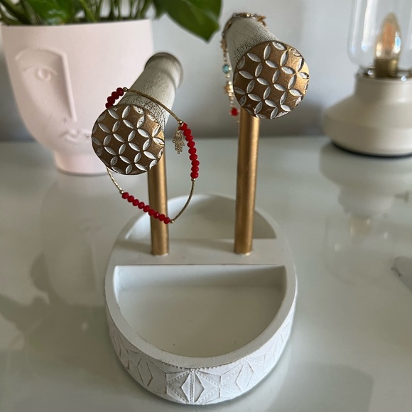 Nicole Miller Jewelry Stand - Picture 4 of 5